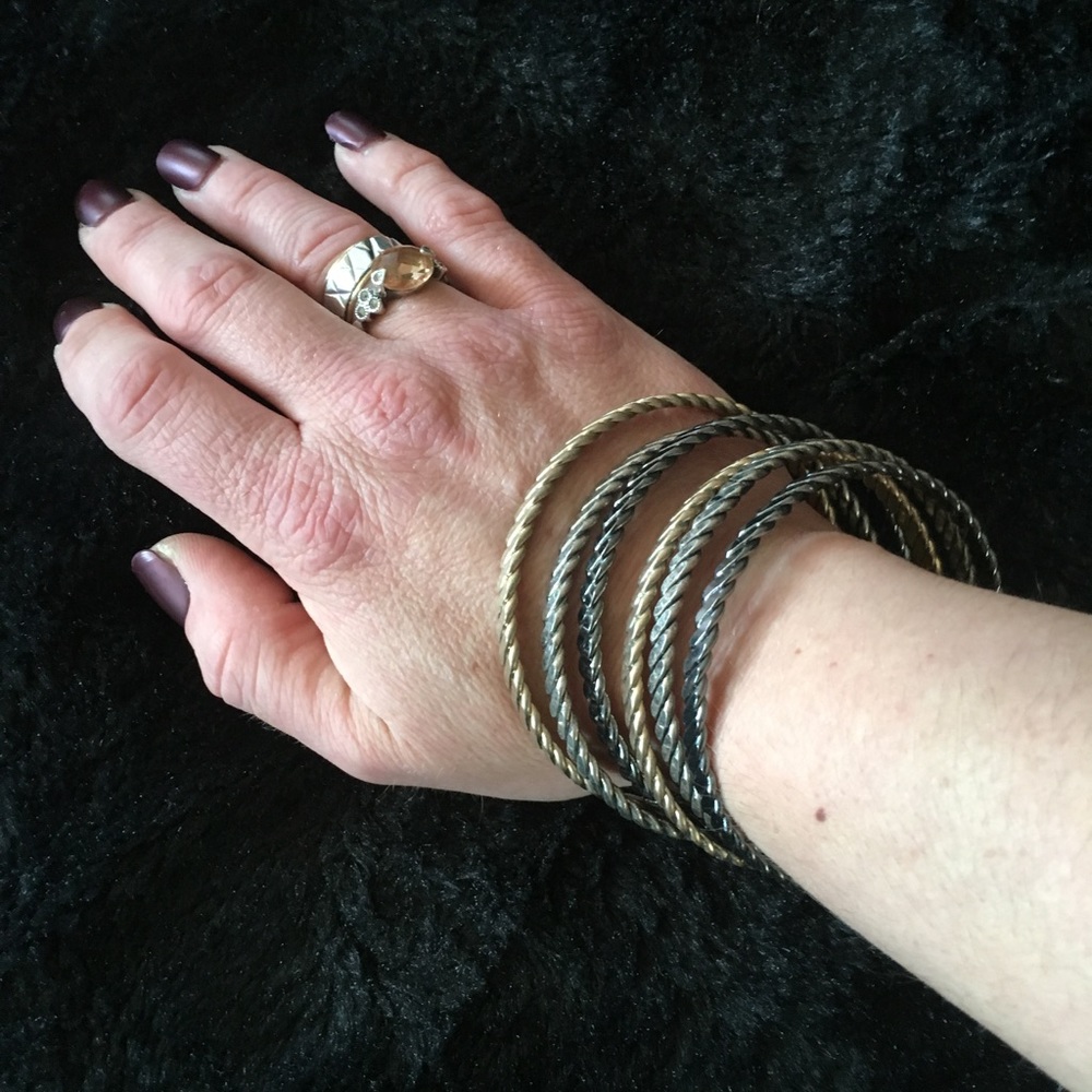 NWT 3pc Round swirl textured bangles